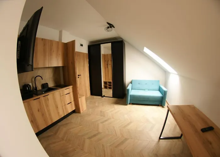 Anna M أوسترونيه مورسكية