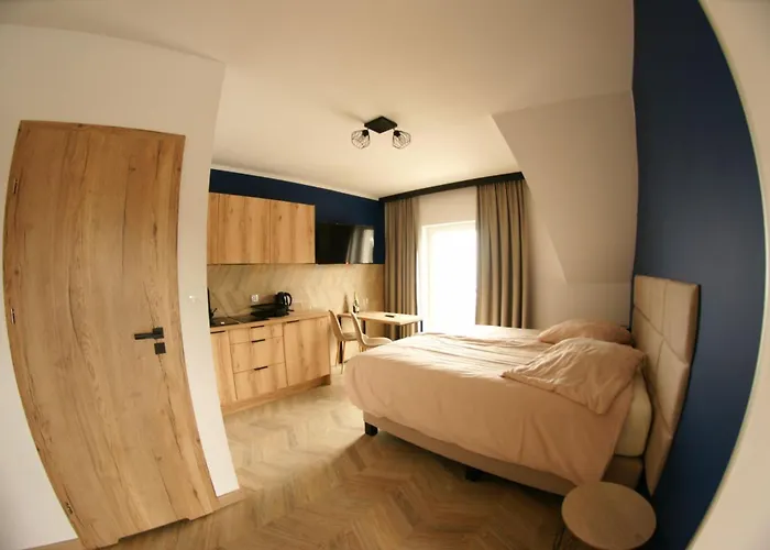 Anna M أوسترونيه مورسكية